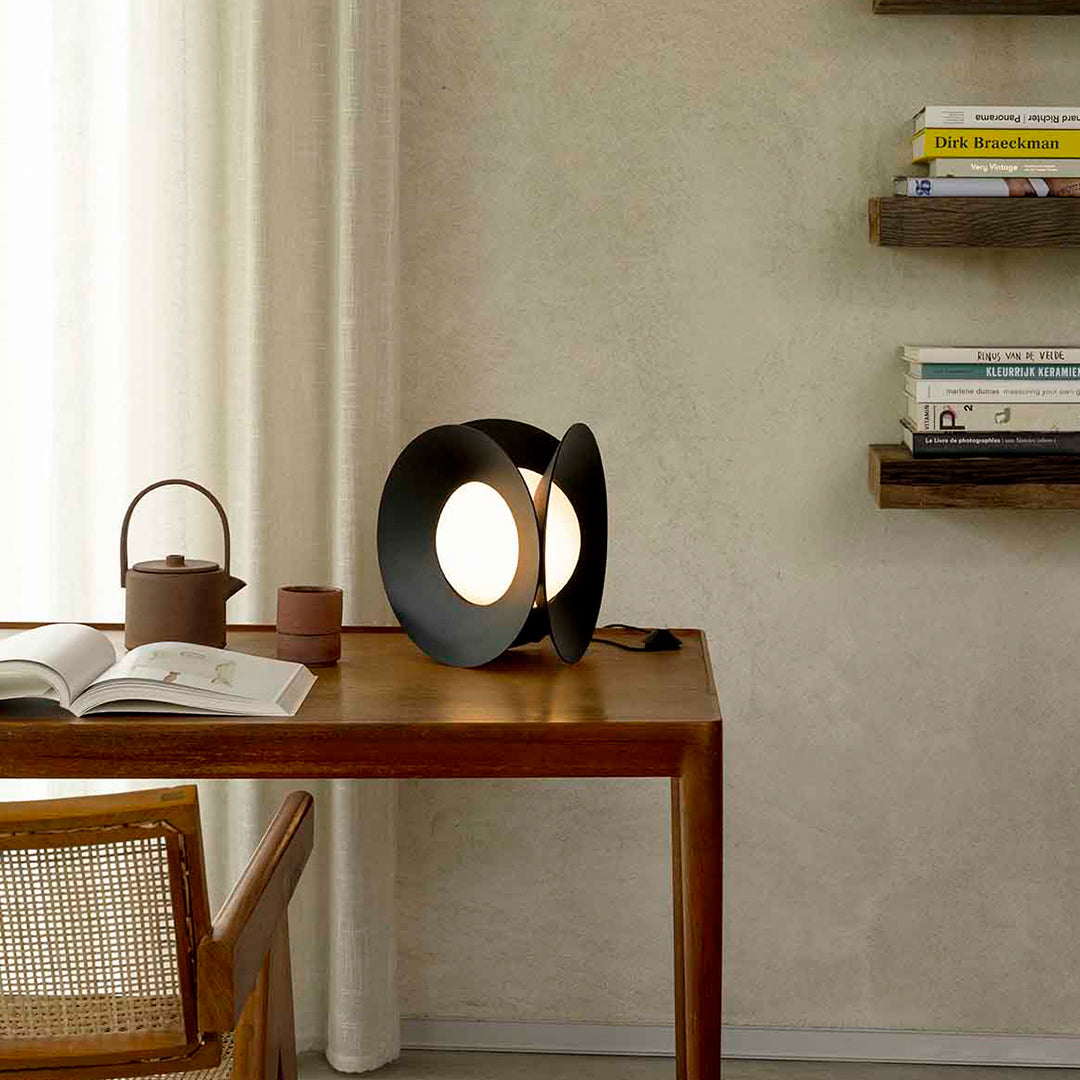 ARMEN TABLE LAMP