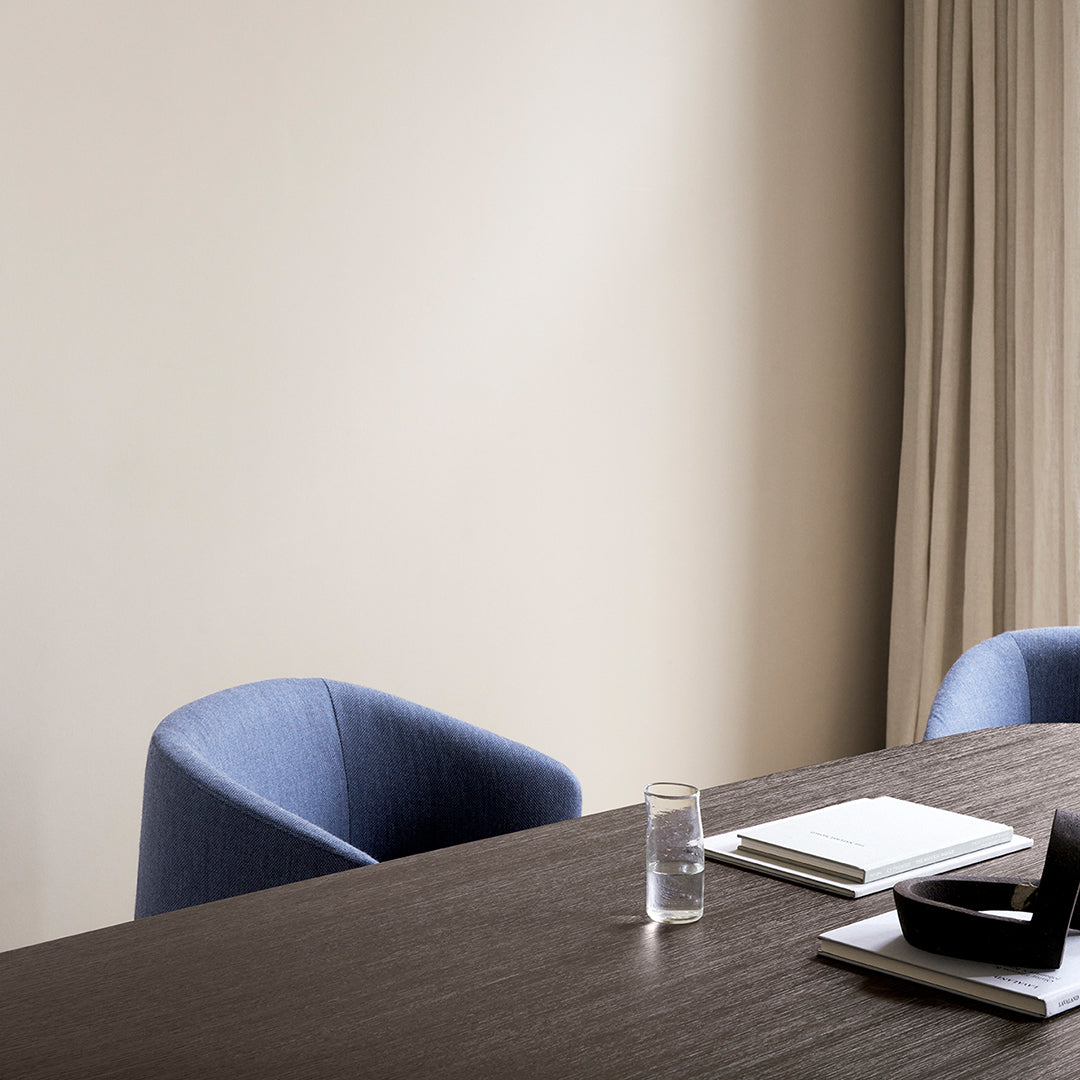 EVENT V1 DINING CHAIR WITH ARMREST