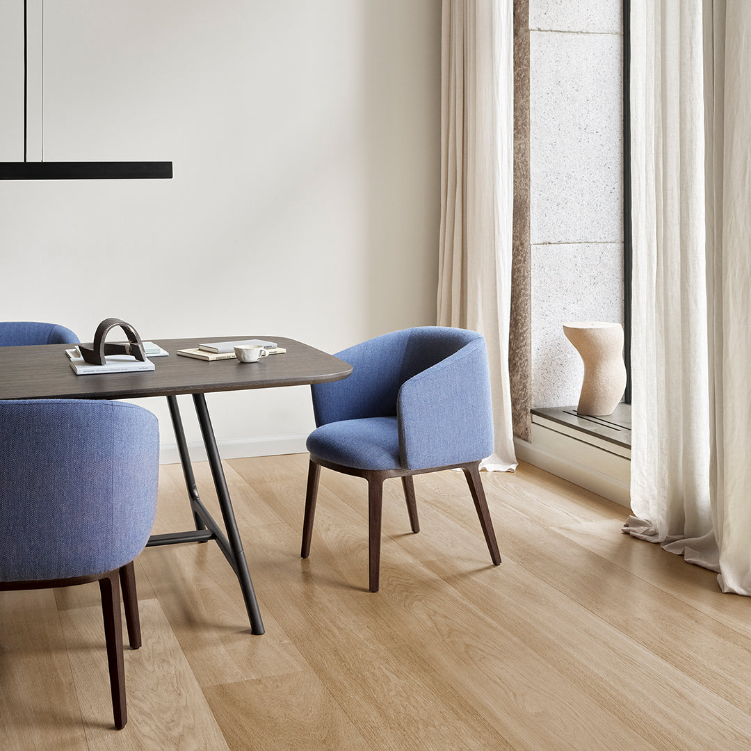EVENT V1 DINING CHAIR WITH ARMREST