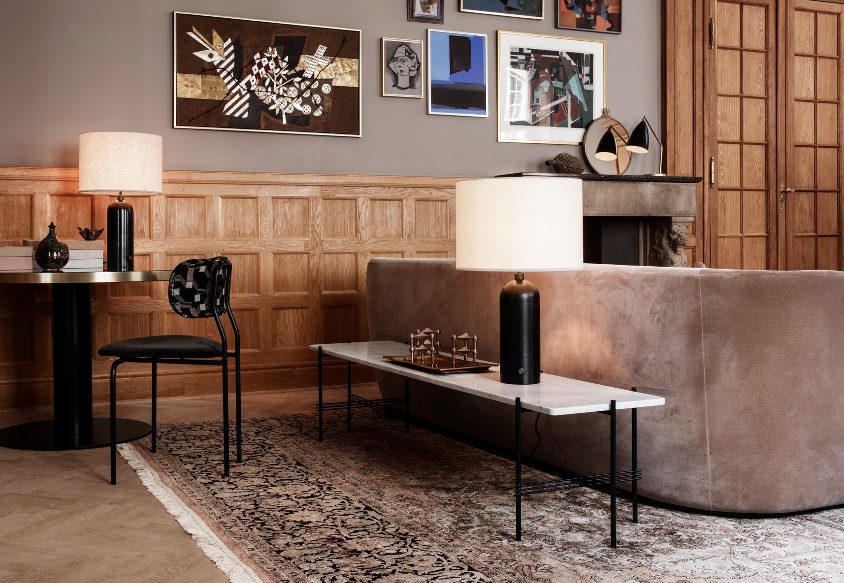 GRAVITY TABLE LAMP