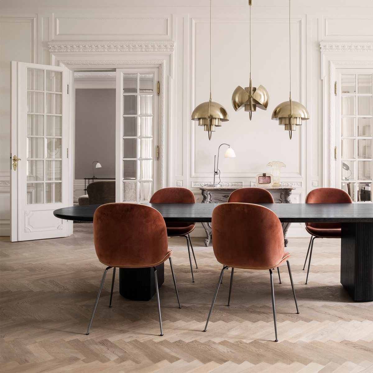BEETLE DINING CHAIR