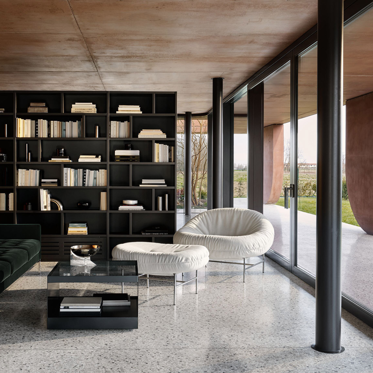 PERRON BUN LOUNGE CHAIR