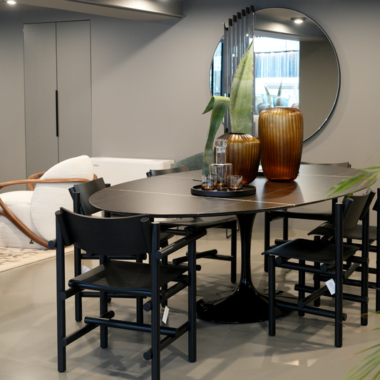 SAARINEN DINING TABLE - OVAL