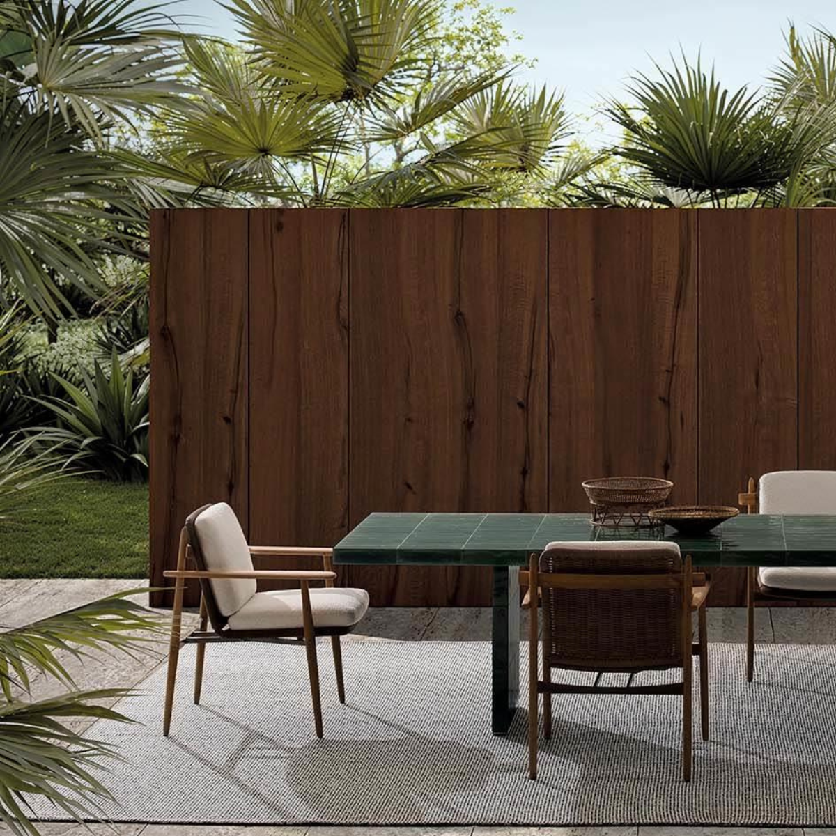 ANDRÉE DINING OUTDOOR