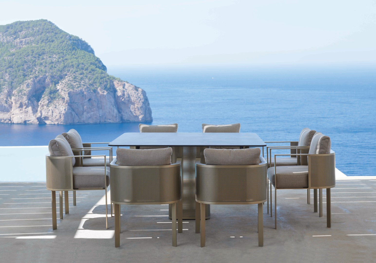 OUTDOOR DINING ARMCHAIR SOLANAS