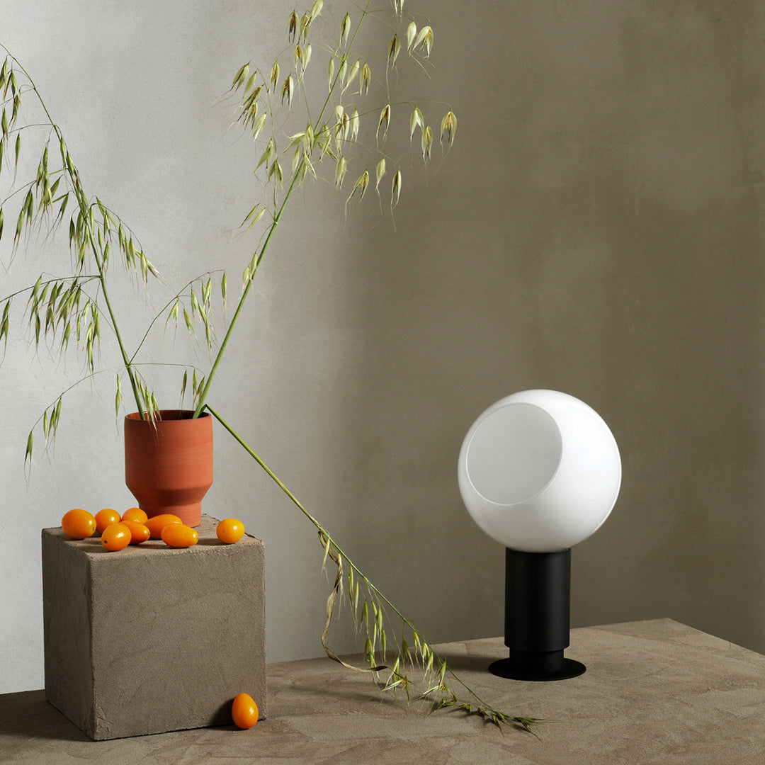 DONYA TABLE LAMP