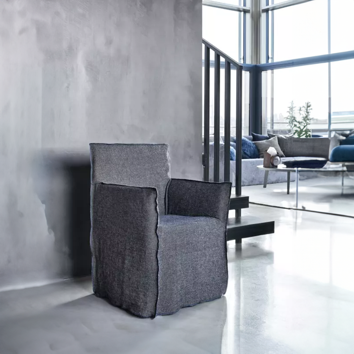 GHOST 25 CHAIR