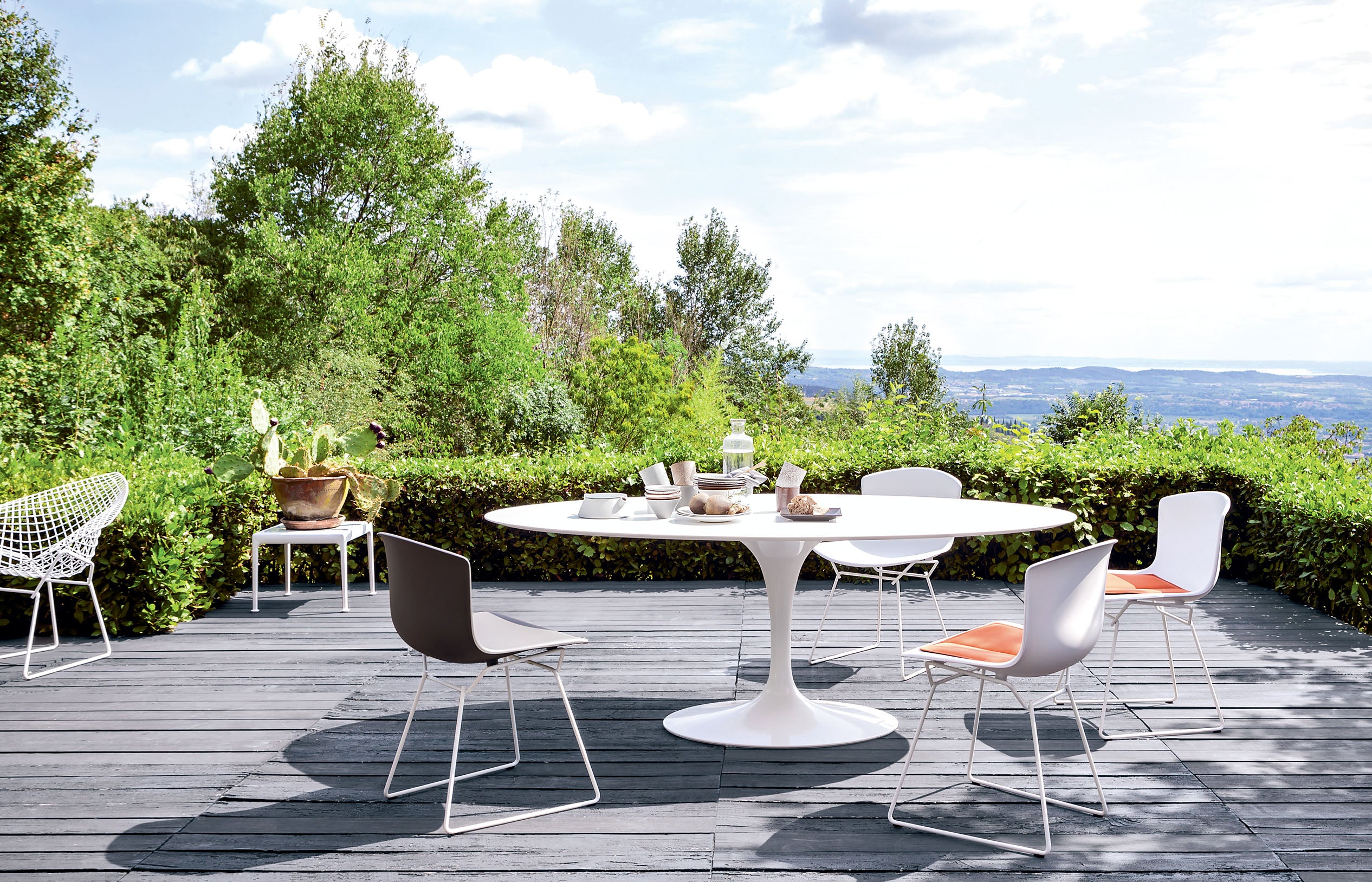 BERTOIA PLASTIC SIDE CHAIR OUTDOOR