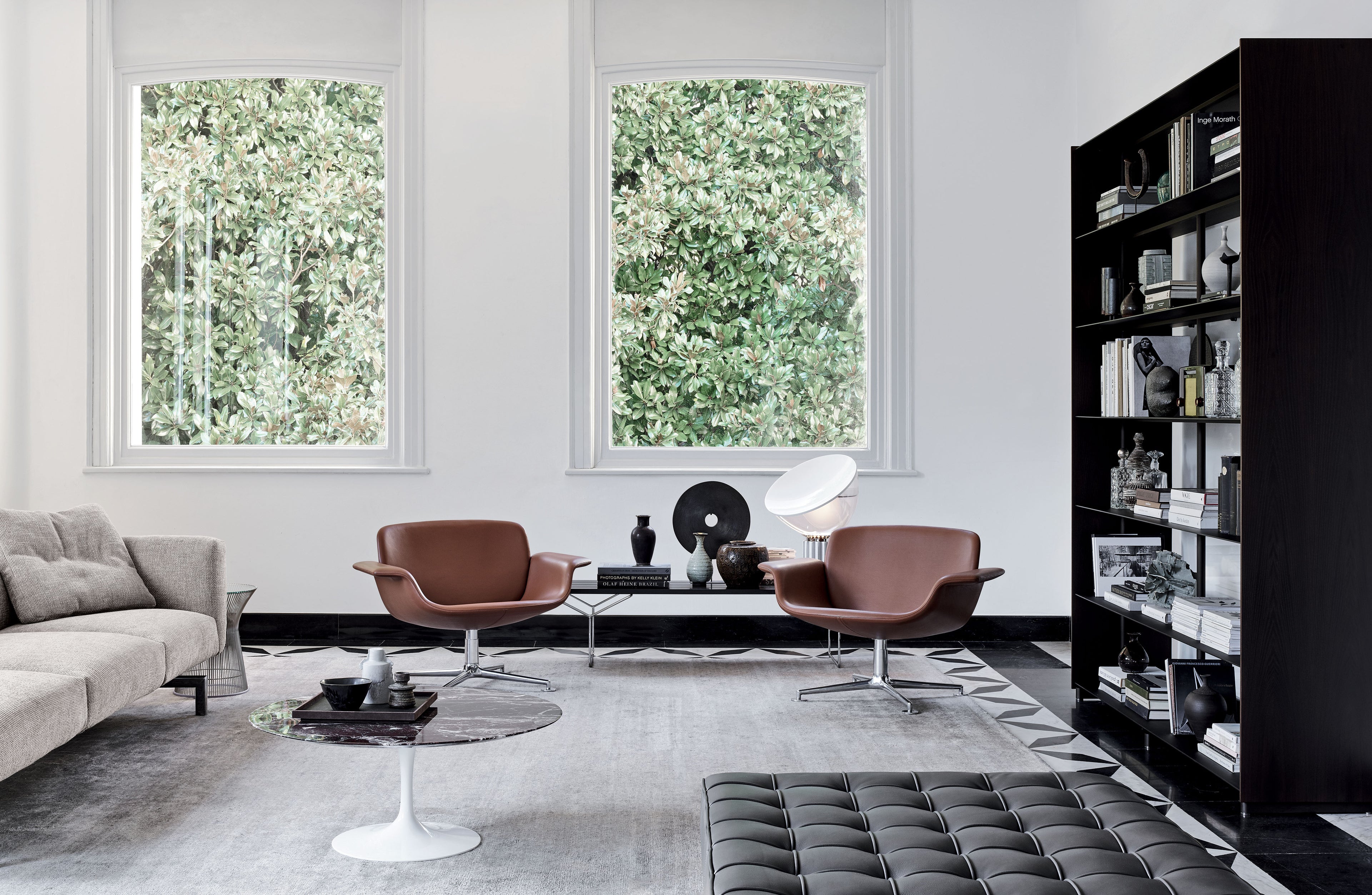 KN 01 SWIVEL LOUNGE CHAIR