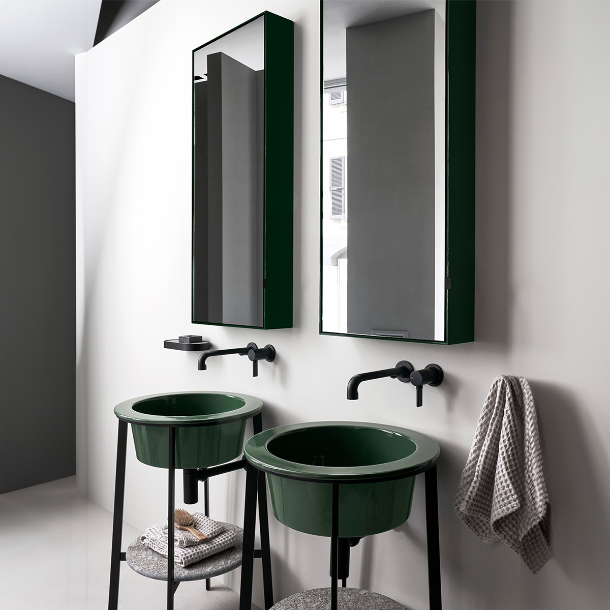 SIMPLE TALL BOX MIRROR