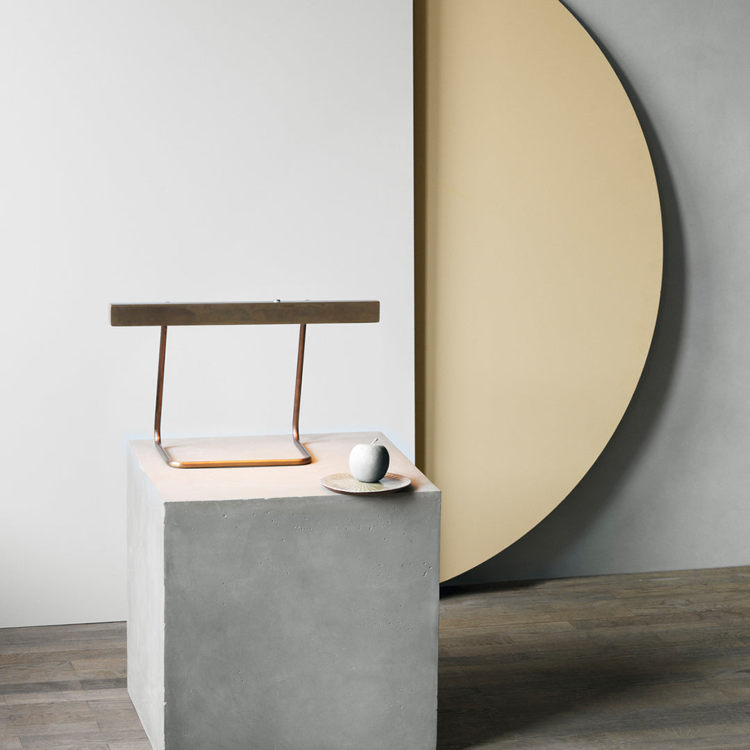 T-MODEL TABLE LAMP