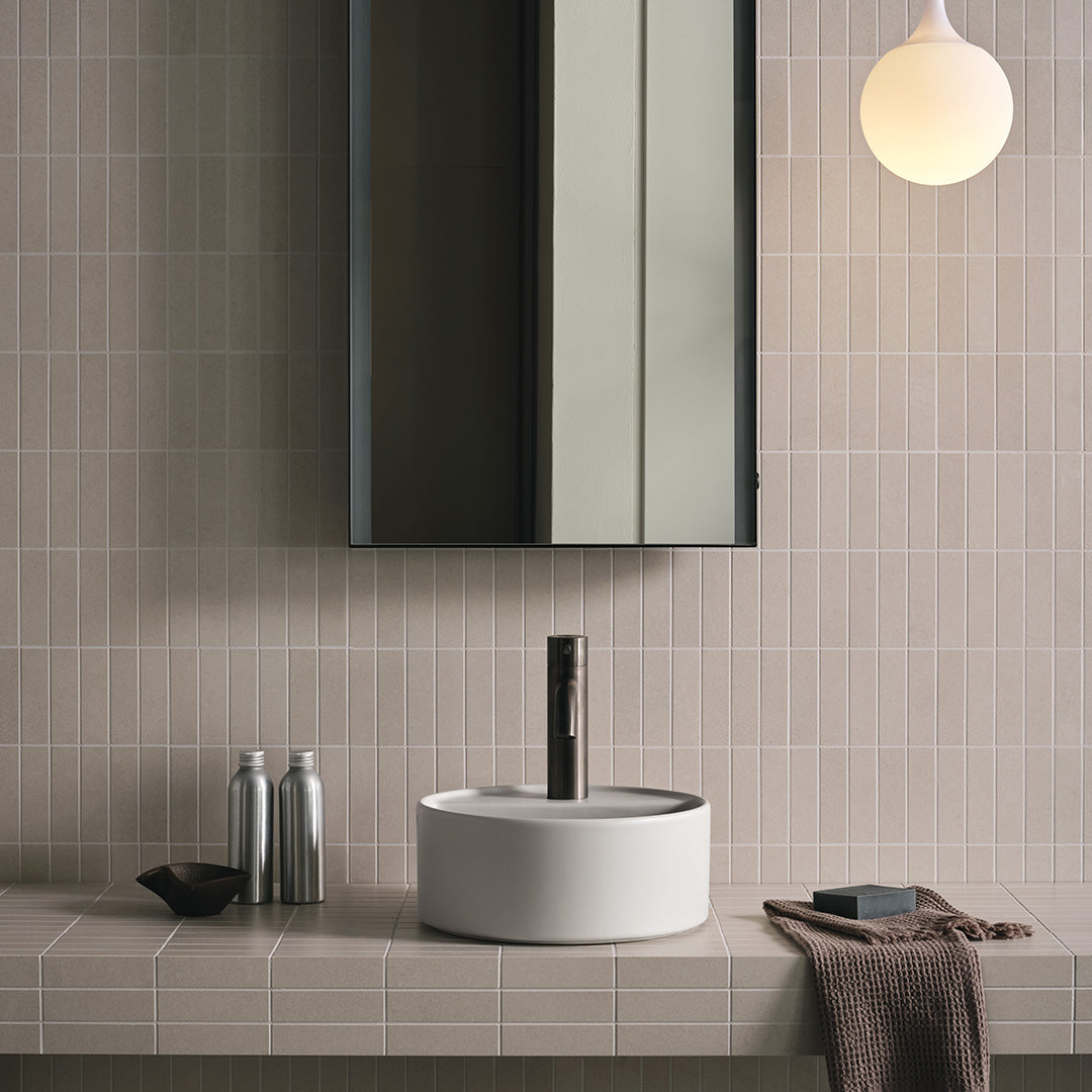 ROUND WASHBASIN WITH ONE HOLE