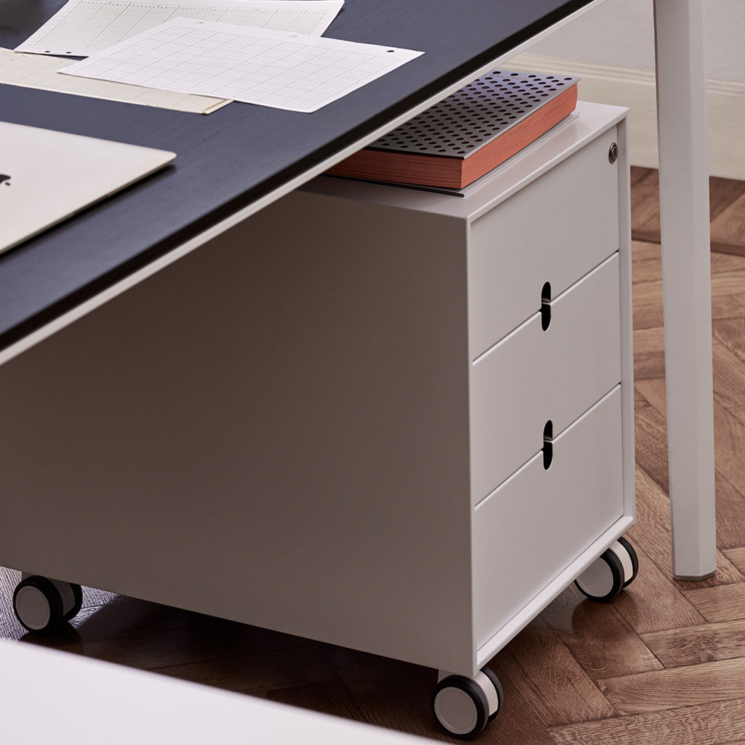 ADD S METAL DRAWER UNIT ON WHEELS
