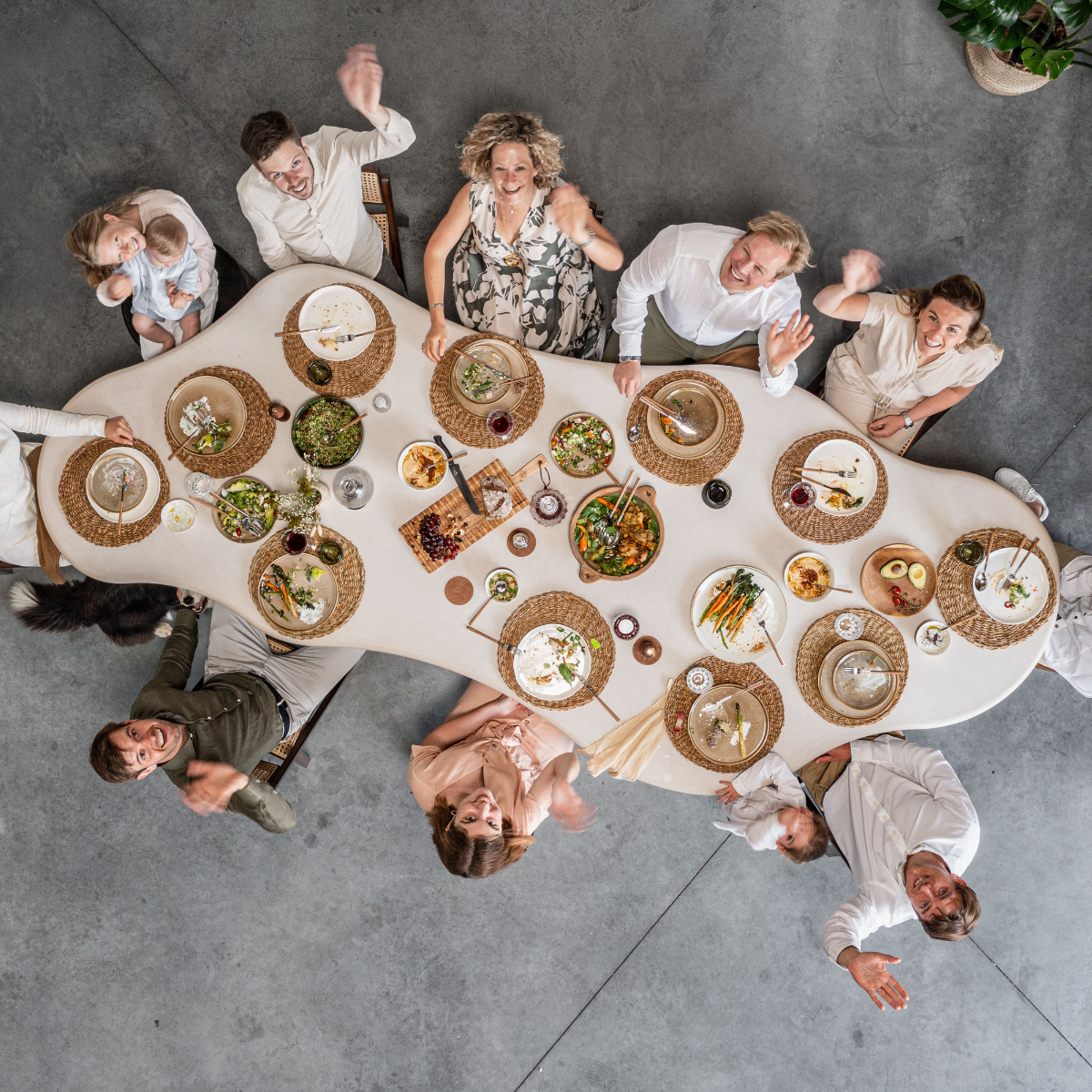 DINING TABLE OOL 350