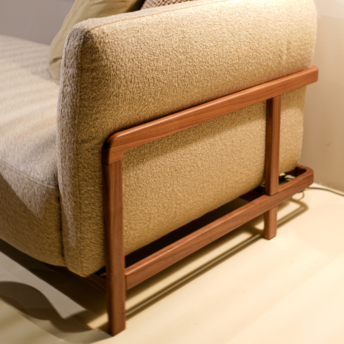 DOMINICK CHAIR LOUNGE