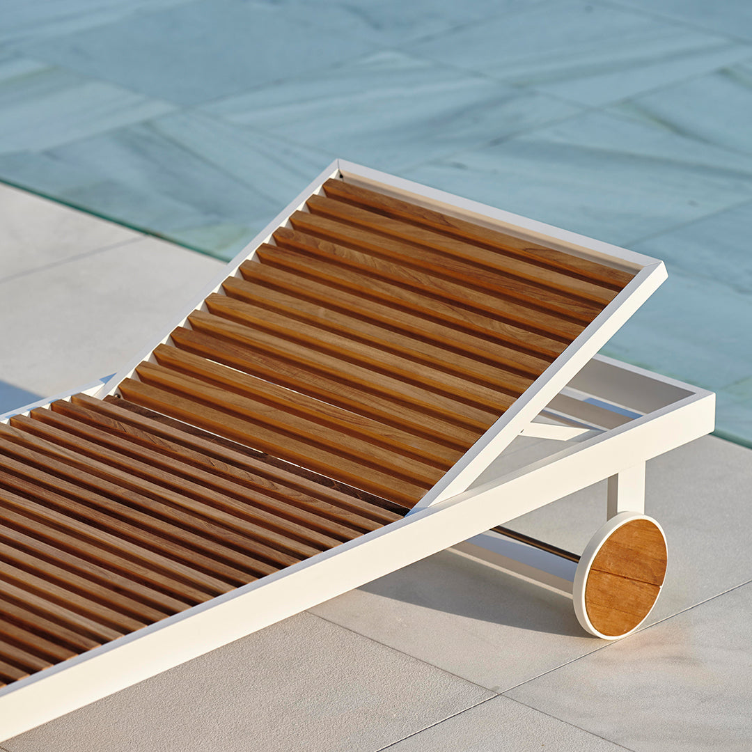 OUTDOOR FLOOR TEAK CHAISE LOUNGE