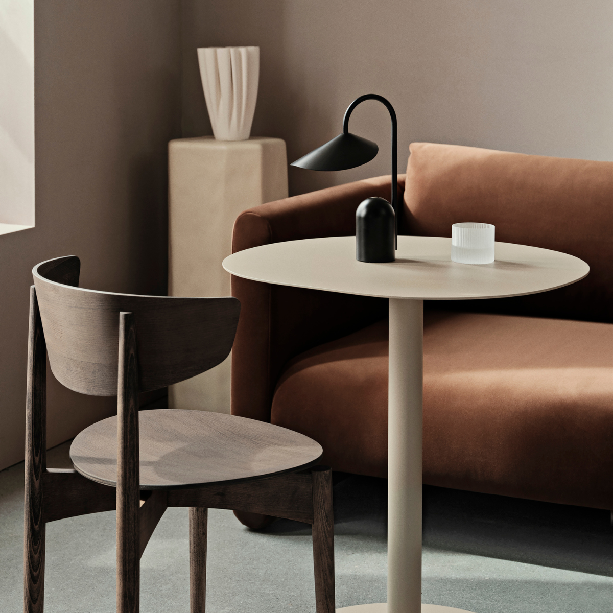 ARUM PORTABLE LAMP - BLACK