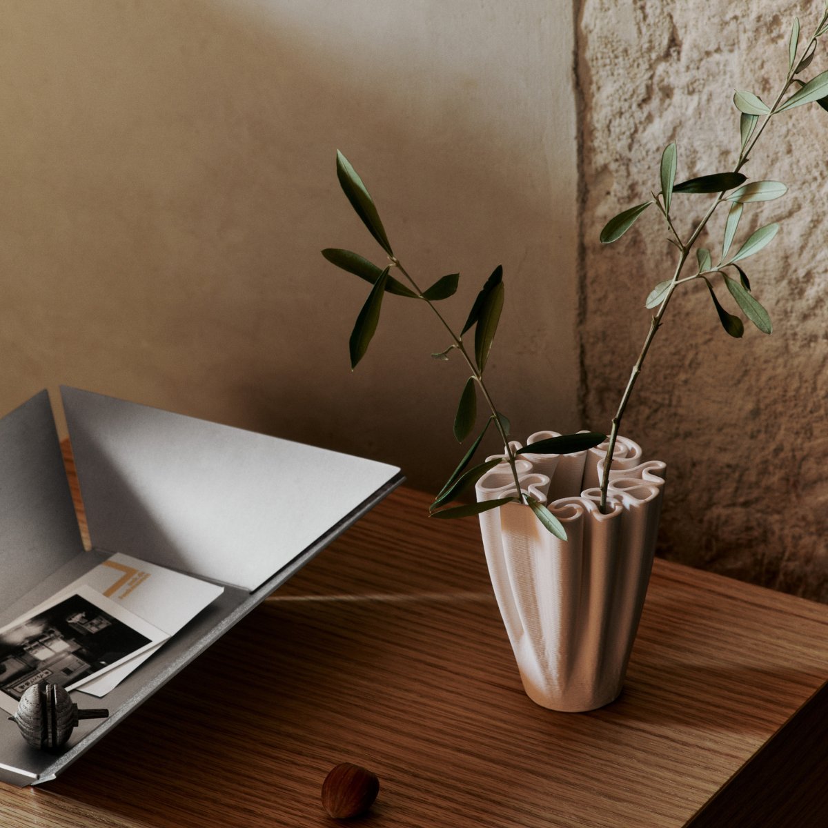 DEDALI VASE - MEDIUM