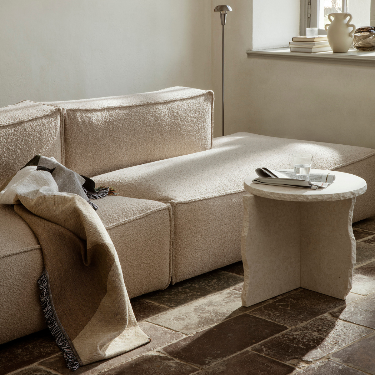 MINERAL SCULPTURAL TABLE