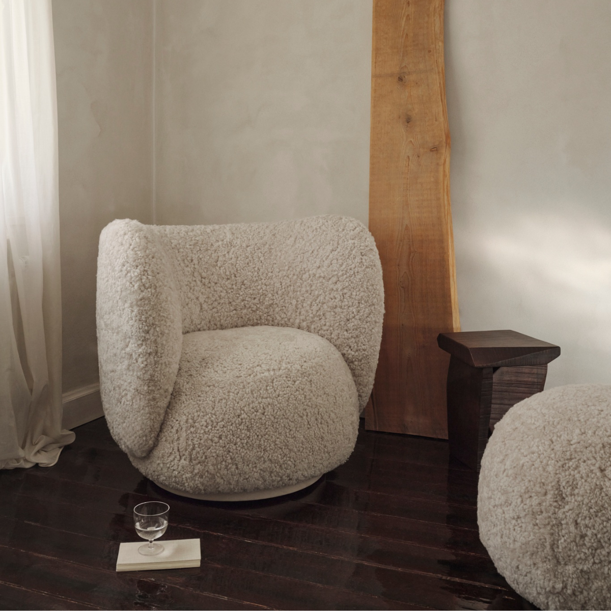 RICO LOUNGE CHAIR - SWIVEL - SHEEPSKIN