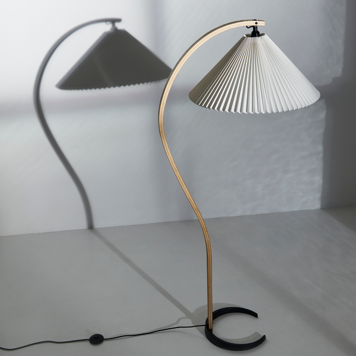 TIMBERLINE FLOOR LAMP