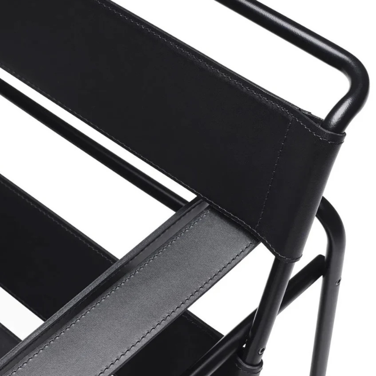 WASSILY LOUNGE CHAIR